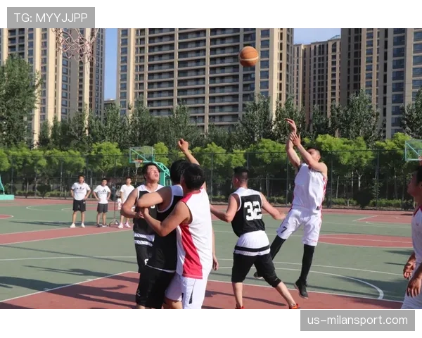 篮球走步违例规则详细解析:中枢脚确立与移动限制说明 篮球走步违例规则详细解析:中枢脚确立与移动限制说明